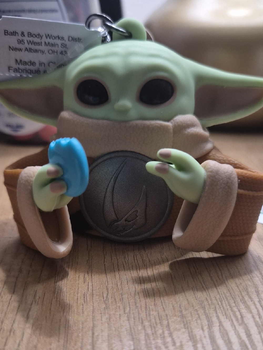Bath & Body Works Silver Mandalorian & Grogu Round Key Charm